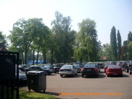 le parking d'entrée